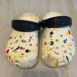 Crocs💙💛🧡❤️